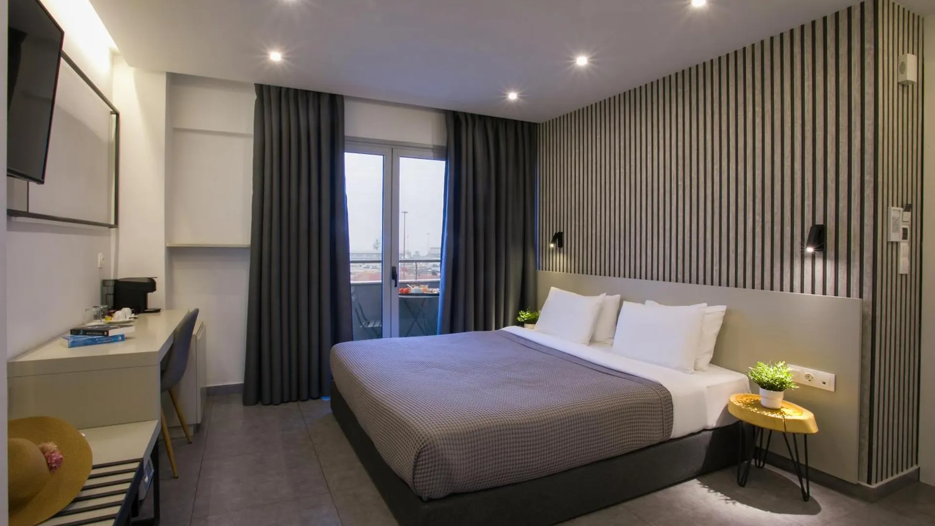 White Luxury Bed and Breakfast Θεσσαλονίκη 2*,